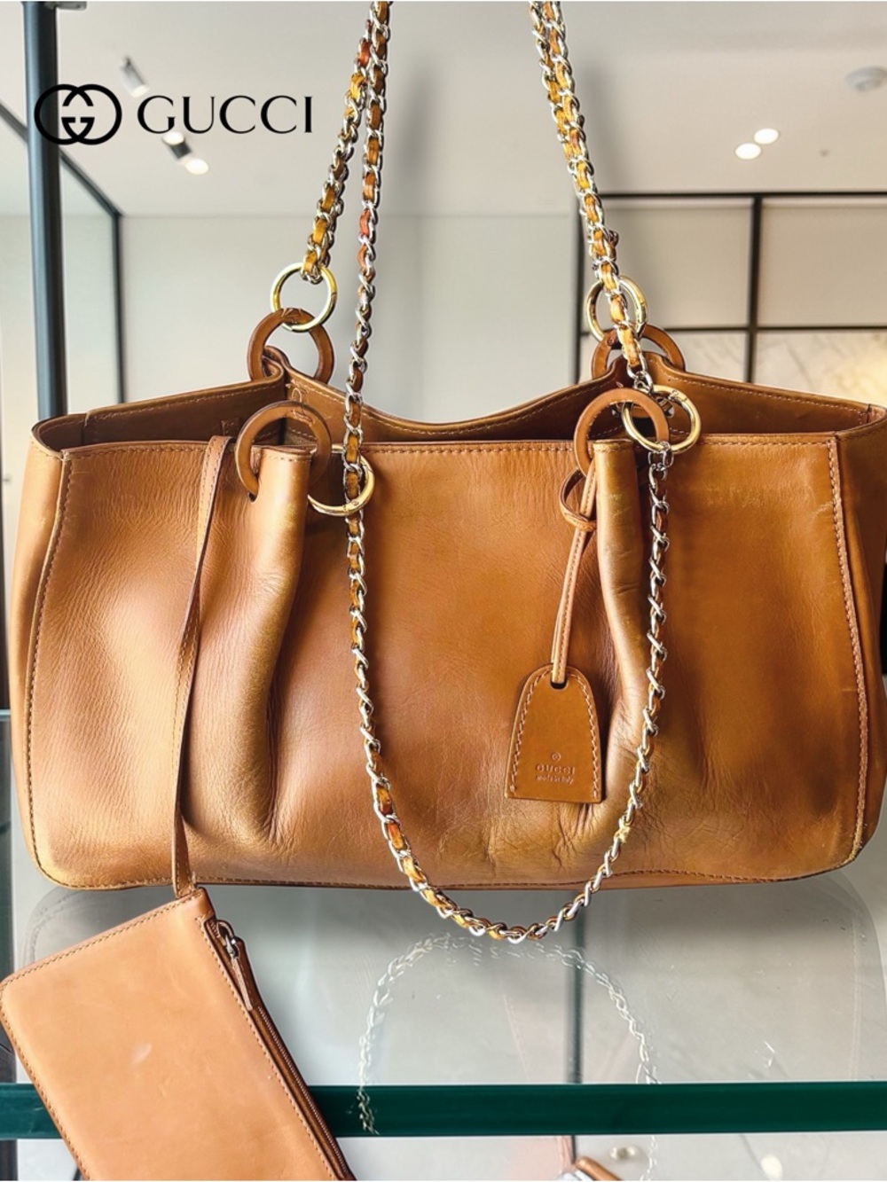 AUTHENTIC GUCCI CARMEL TAN LEATHER TOTE-W/POUCH SUEDE INTERIOR